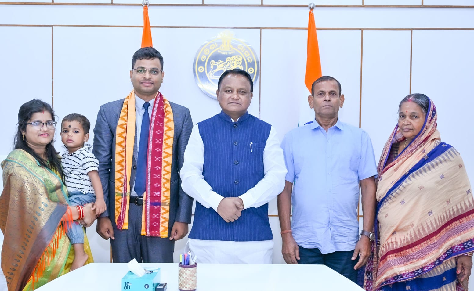ଓଡ଼ିଶା ସିଭିଲ ସର୍ଭିସ୍ ପରୀକ୍ଷାରେ ପ୍ରଥମ ସ୍ଥାନ ହାସଲ କରିଥିବା ବୁବୁନ ସାହୁଙ୍କୁସମ୍ବର୍ଦ୍ଧିତ କଲେ ମୁଖ୍ୟମନ୍ତ୍ରୀ