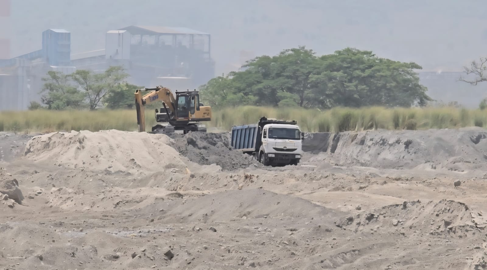 Silent Poison: Toxic Fly Ash from Vedanta Factory Sparks Health and Safety Crisis in Lanjigarh