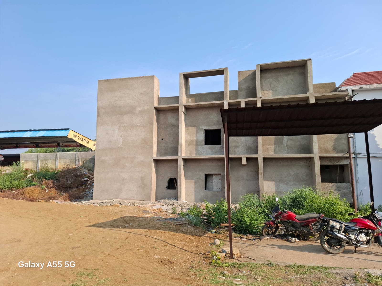 ₹21 Crore Railway Station Redevelopment Drags at Snail’s Pace With Only 5 Workers on Site!